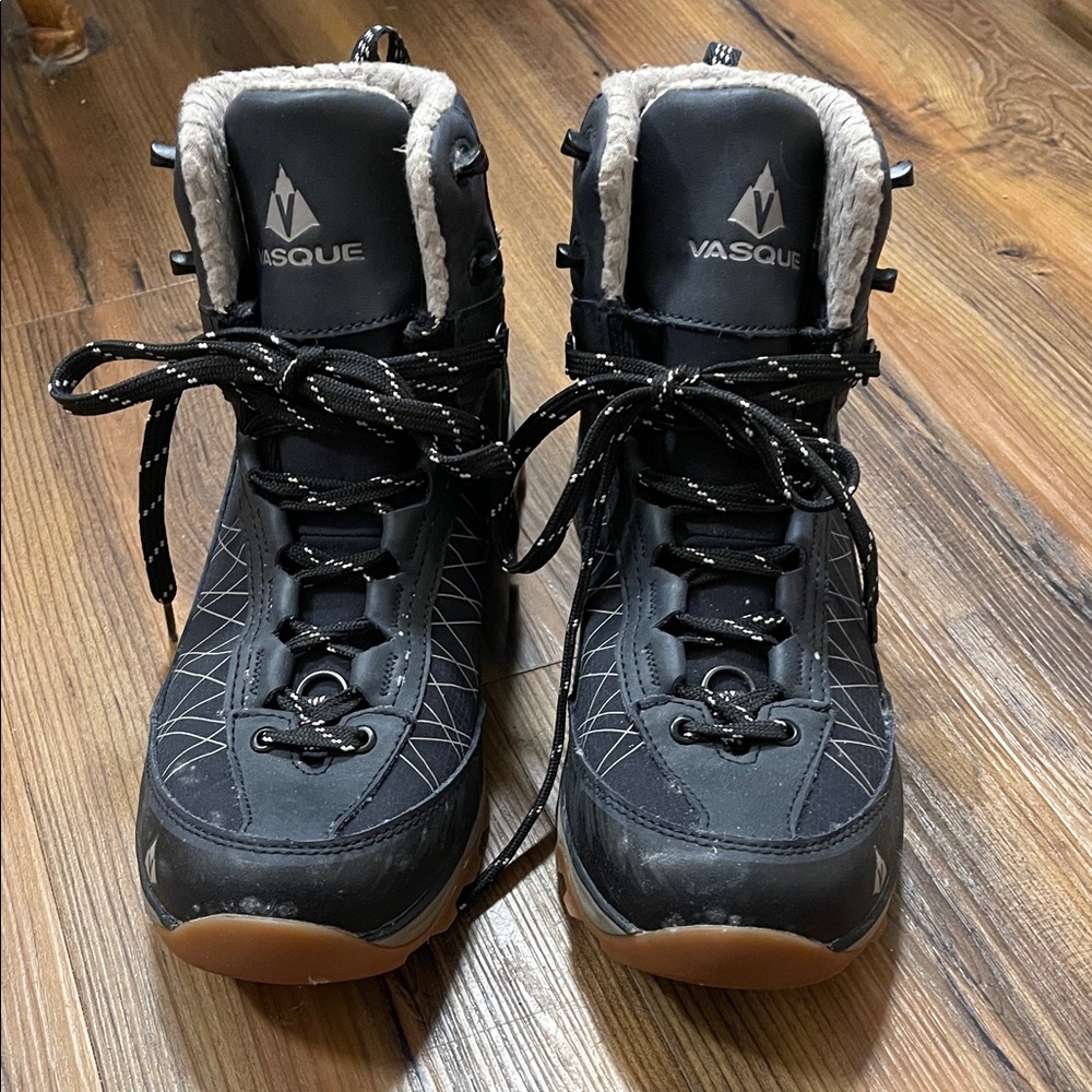 Vasque Black Insulated Hiking Boots.
